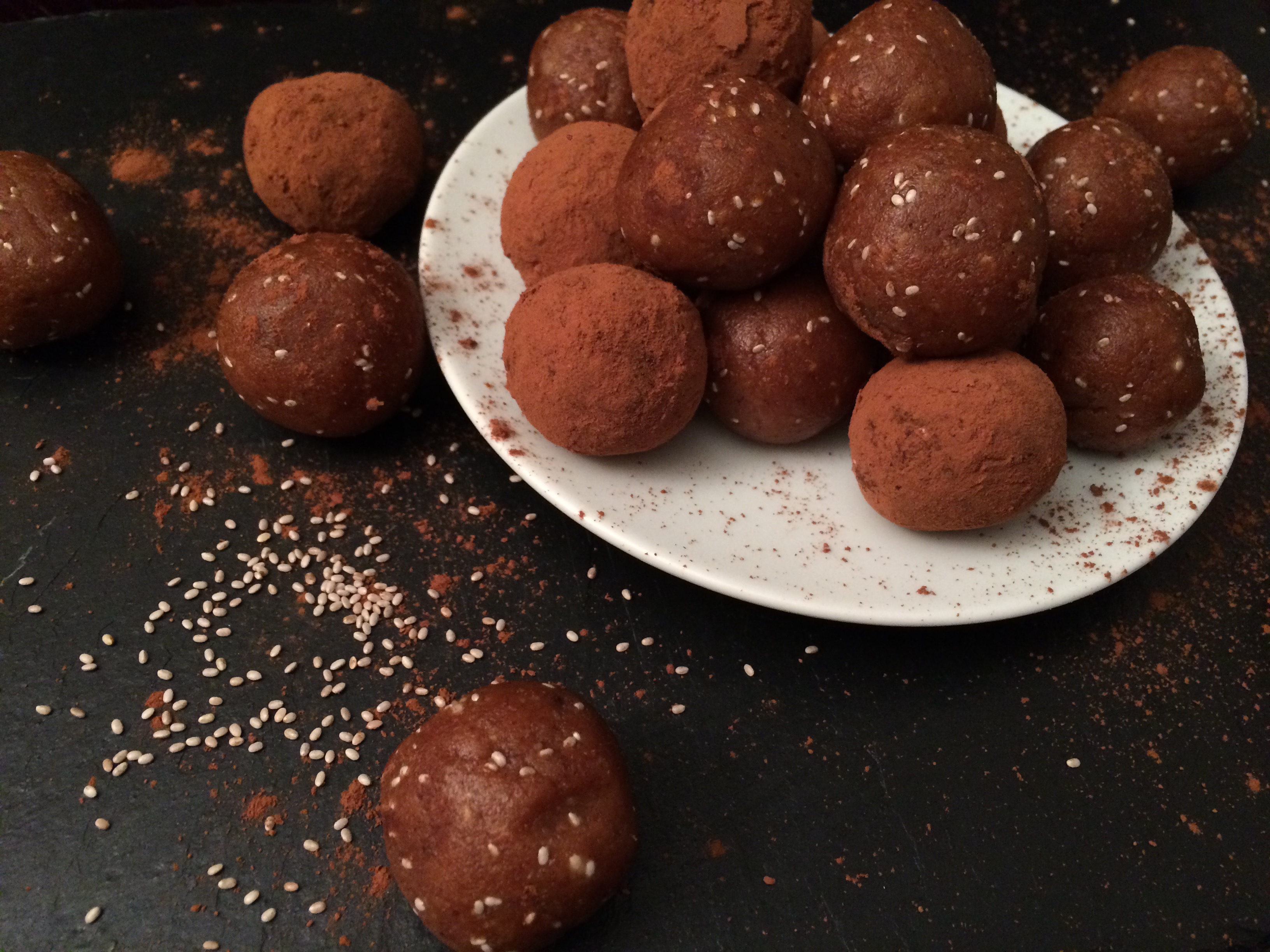 Chocolatey Peanut Butter Protein Bites