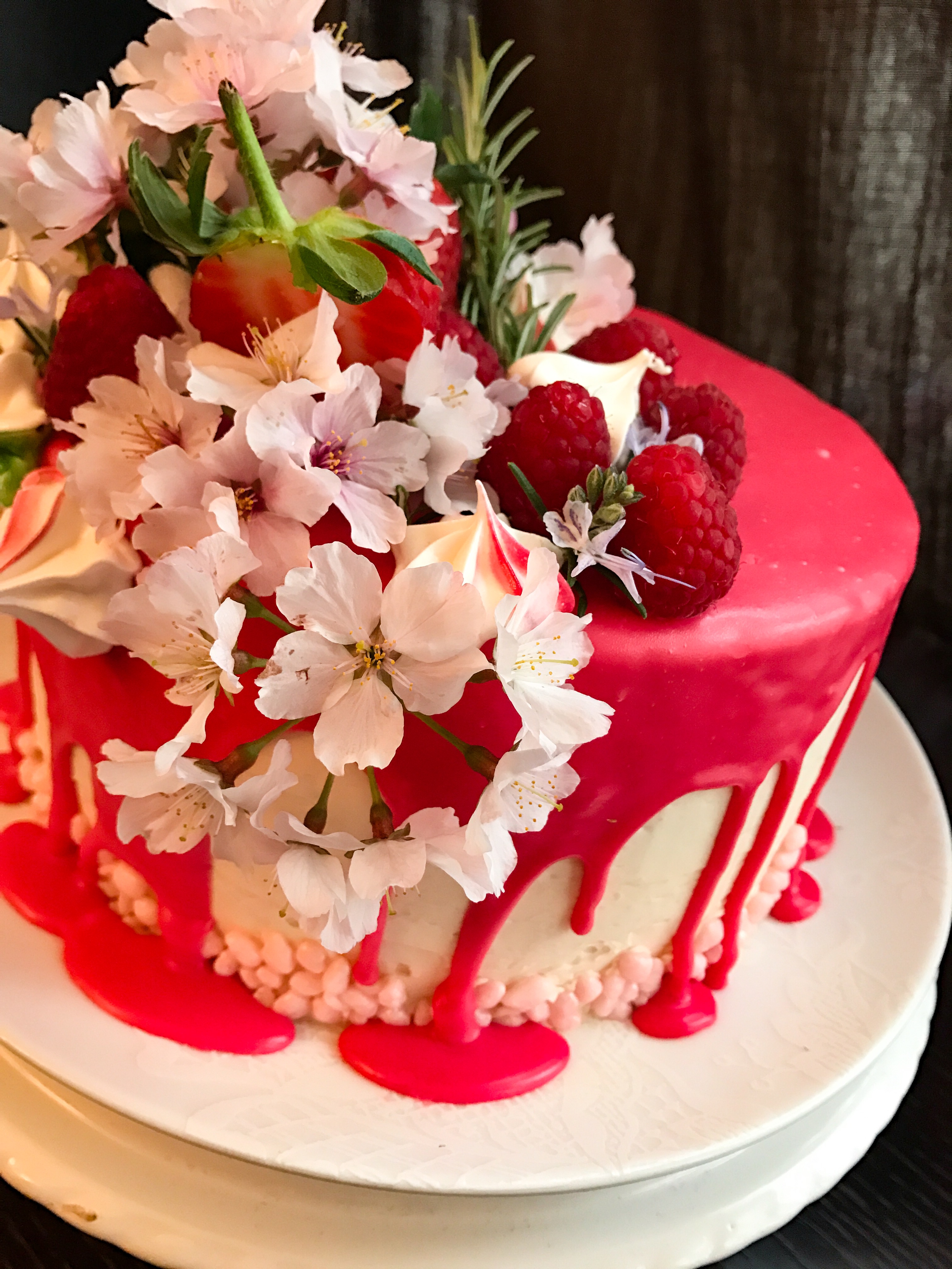 White Chocolate, Lemon and Berry Cake